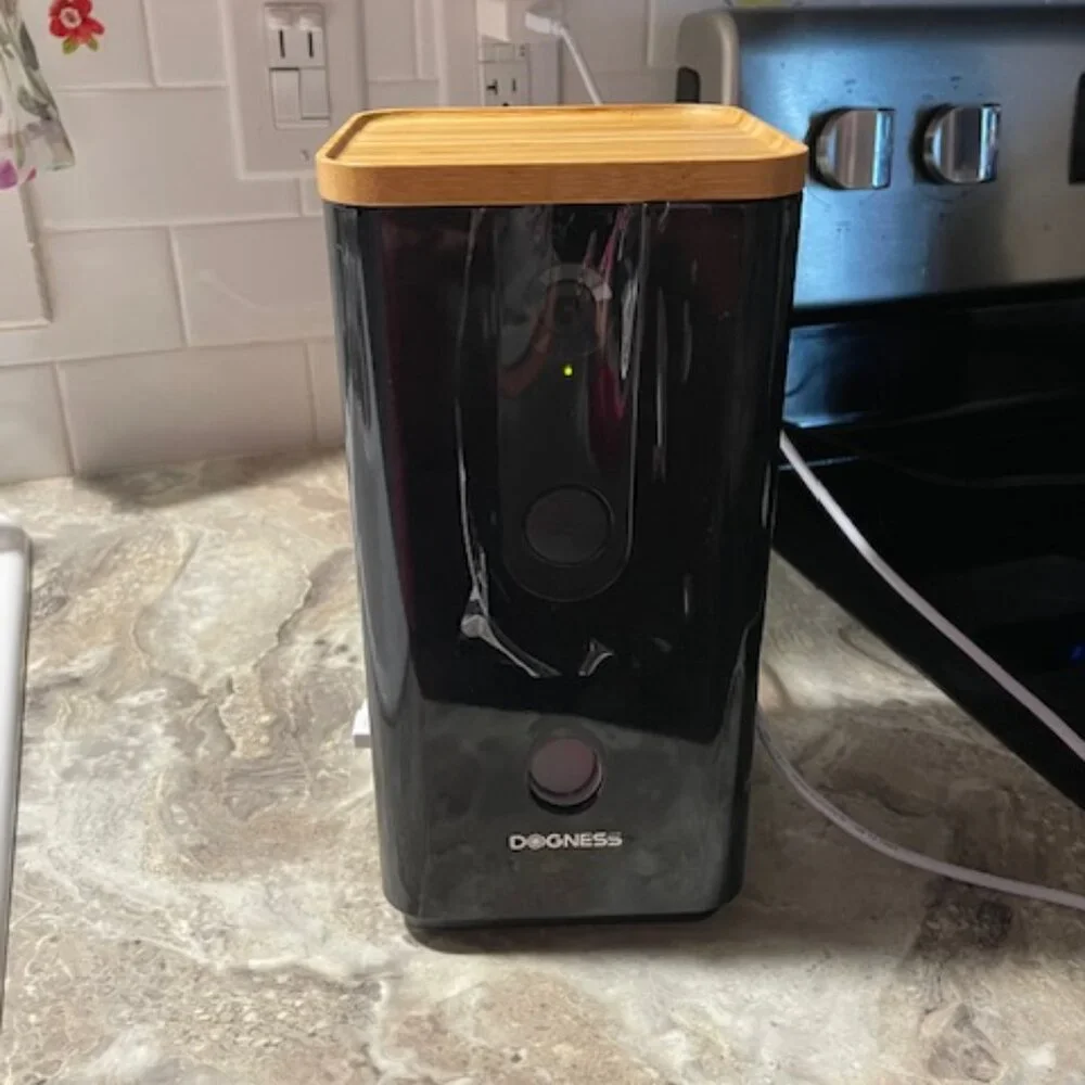 BRAND NEW DOGNESS SMART CAM TREATER WiFi CAT DOG TREAT DISPENSER W HD CAMERA APP